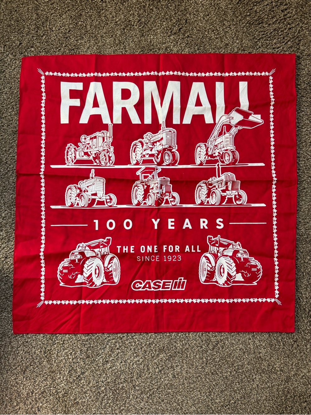 NWT IH INTERNATIONAL HARVESTER FARMALL TRACTORS BANDANA 100% COTTON New
